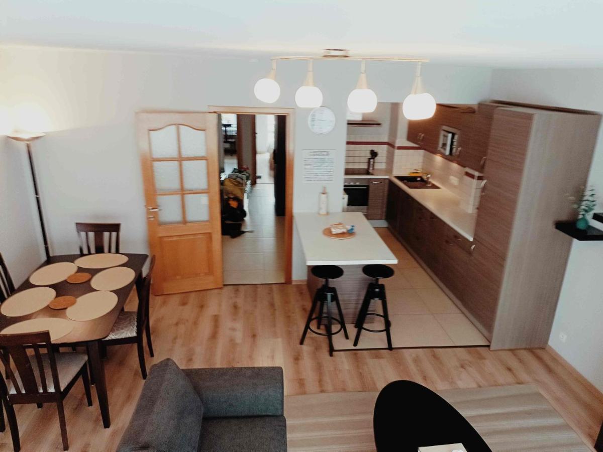 Cozy 2 Bedroom Apartment - Metro Montgomery Bruxelas Exterior foto